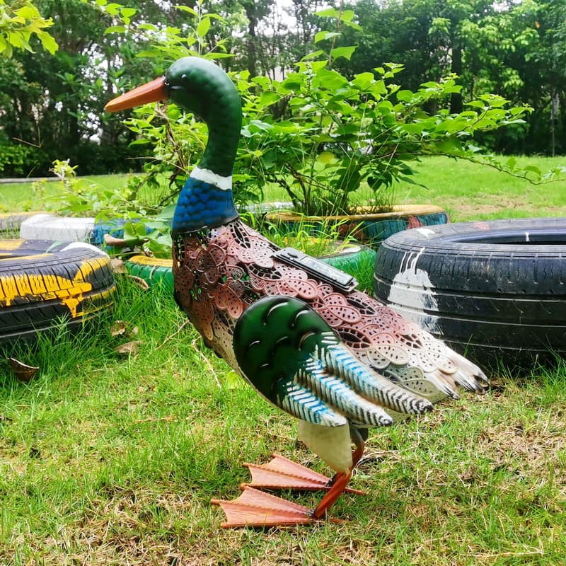 Senwell Metal Duck with LED Solar Light Garden Ornament W-G192094