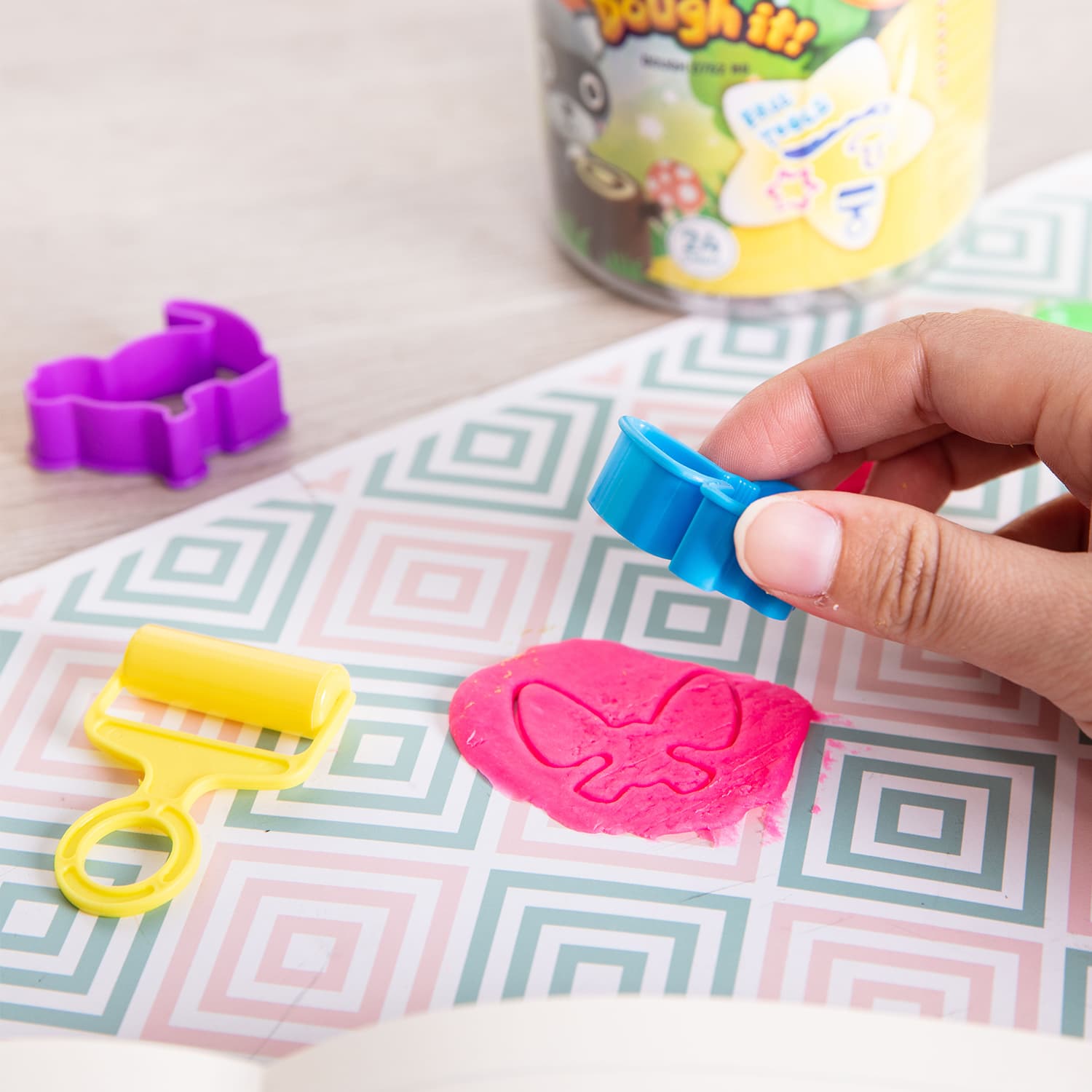 Deli Deli ED75286 Dough Set – 24 Colors Modeling Clay with 4 Free Tools | 280g stationary, toys & sports — thumbnail 2 of 5