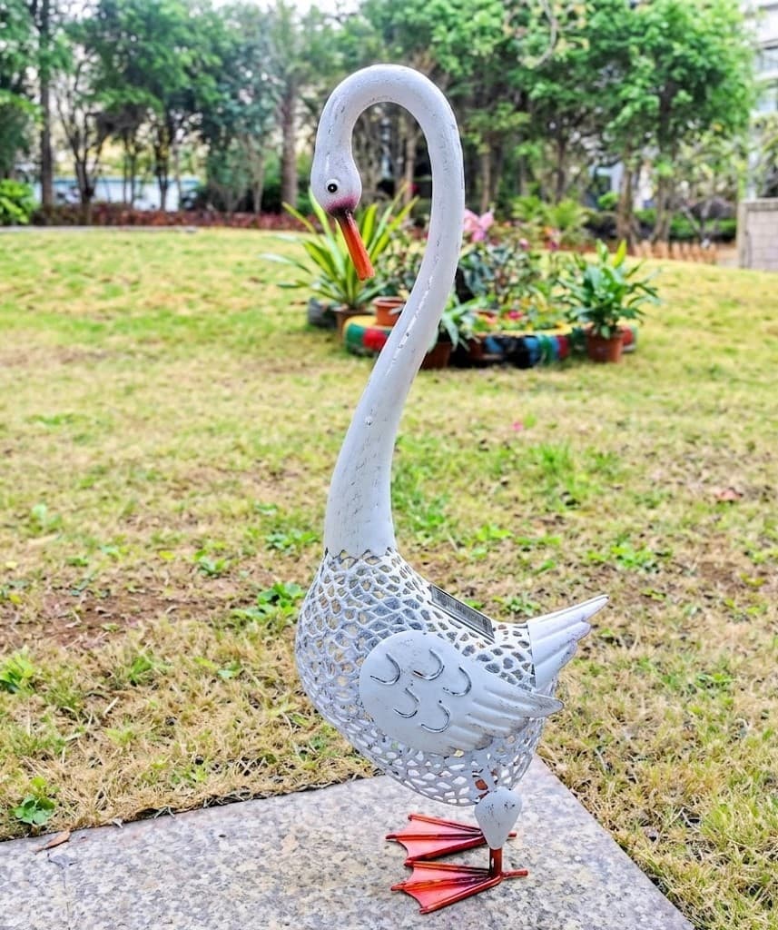 Senwell Metal Swan with LED Solar Light Garden Decoration | Outdoor Solar Powered Swan Statue Light | Decorative Garden Lawn Ornament | Model W-G220139