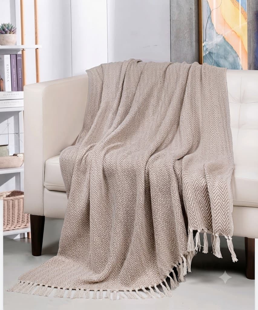Beige Chevron Patterned Throw Blanket with Tassels – Elegant Cozy Home Decor Blanket
